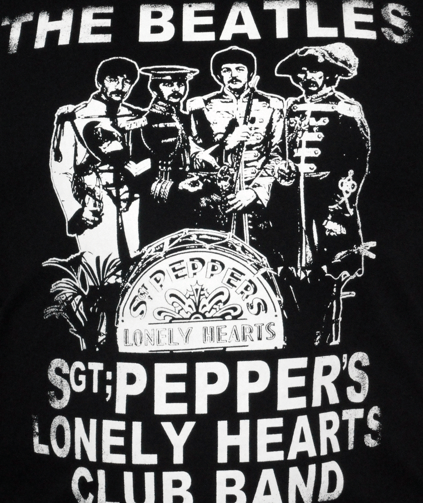 Beatles Sgt. Pepper's Lonely Hearts Club Band T-Shirt Size: XL Black